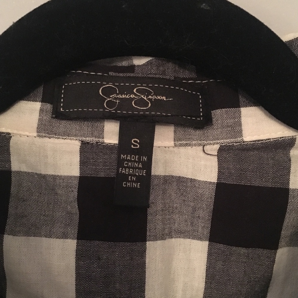 Checkered Cropped Button down - Picture 2 of 4
